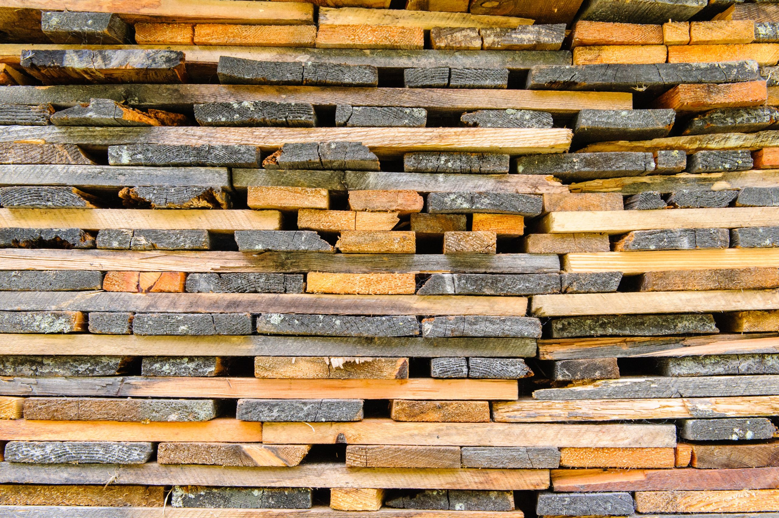 Holzbretter für Holzfassade